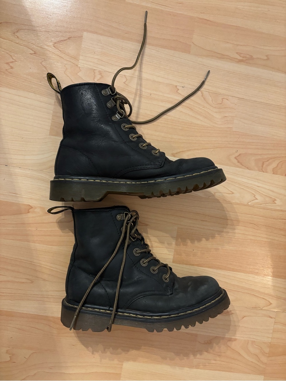 Dr. Martens Black Leather Combat Boots Lug Sole Women’s Size 7
